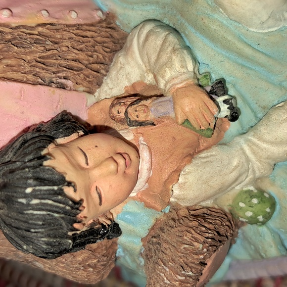 🎇🎉🎇 VINTAGE BOYD'S BEARS ??  Resin Sculpture  MAMA Holding SLEEPING GIRL - Picture 9 of 14